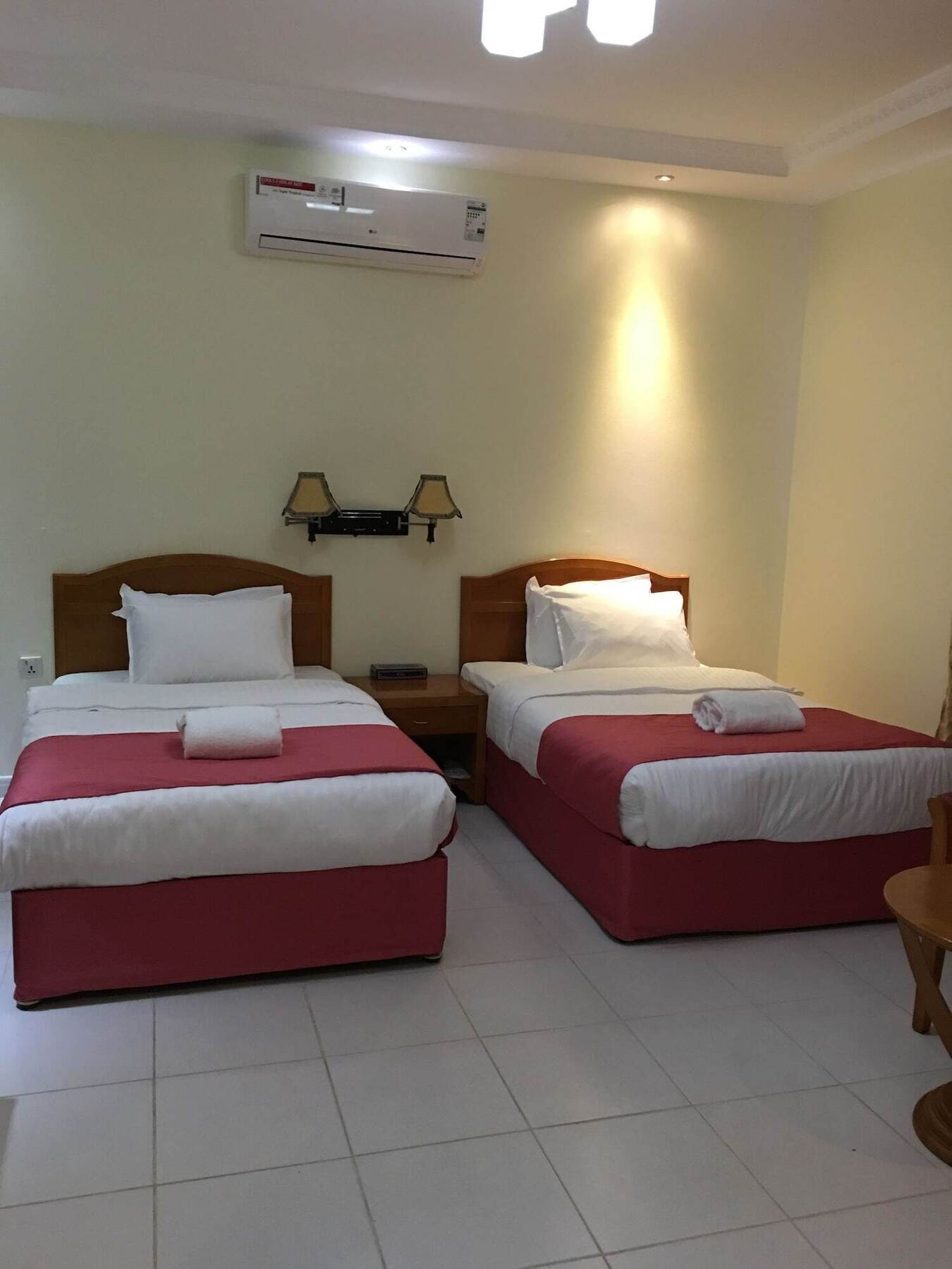 Oyo 366 Waves Hotel 아지만 외부 사진