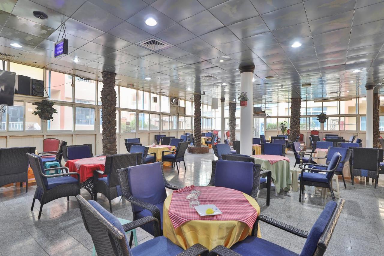 Oyo 366 Waves Hotel 아지만 외부 사진