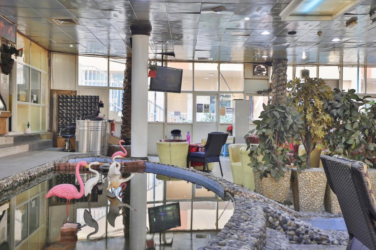 Oyo 366 Waves Hotel 아지만 외부 사진